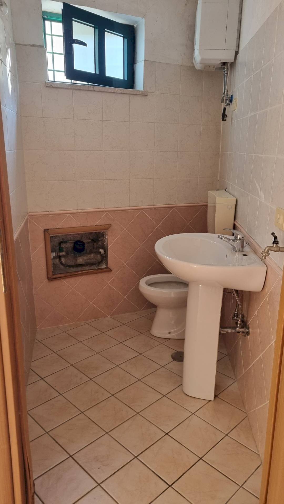 Foto 3 - Warehouse Via Nostradonna
 
26, Grottaminarda - photo 3