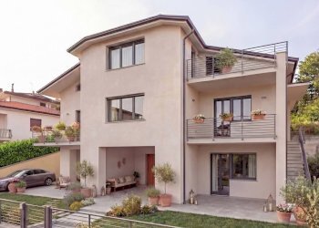 Foto 1 - Villa VIA STAZIONE
 
35, Ceppaloni - photo 1