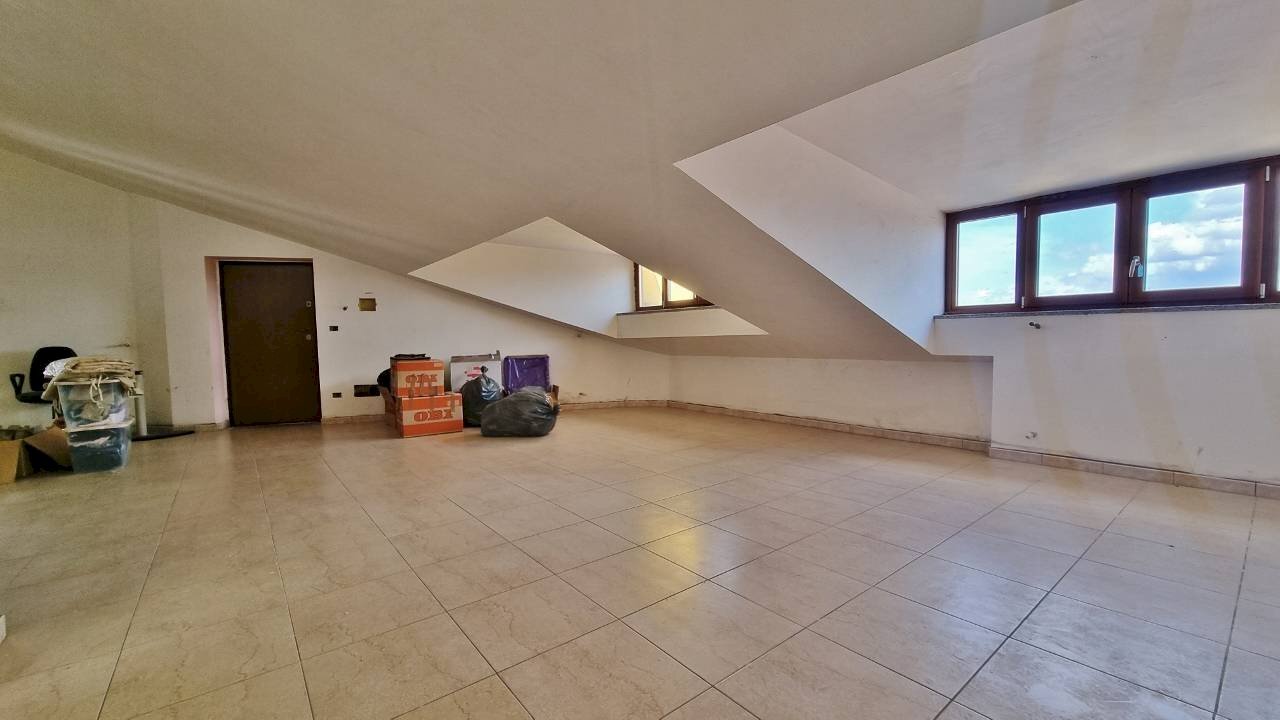 Foto 2 - Trilocale VIA BERNINI
 
18, Grottaminarda - foto 2