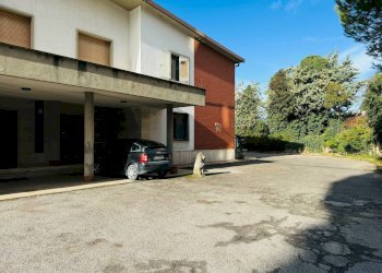 Foto 3 - Locale Commerciale VIA RUSSO MADDALENA, Ariano Irpino - foto 3