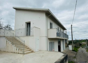 Foto 1 - Villa CONTRADA SERRA, Ariano Irpino - photo 1