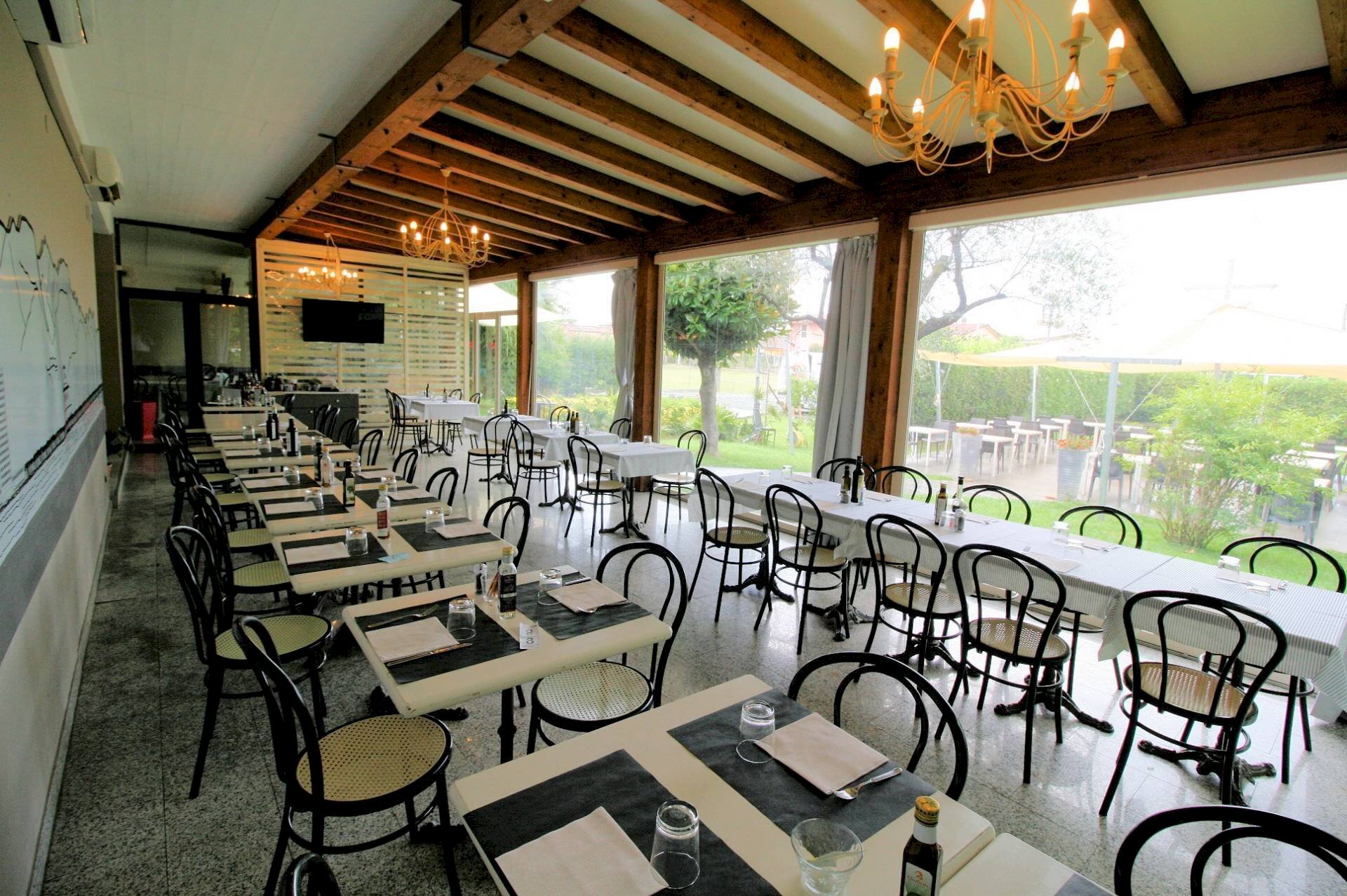 Foto 1 - Attività Commerciale cavallino rosso, Massa - foto 1