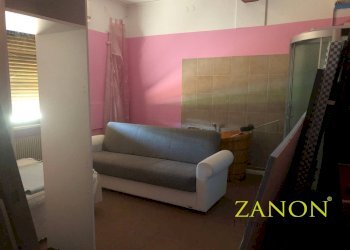 Foto 3 - Locale Commerciale via Pertini, Capriva del Friuli - foto 3