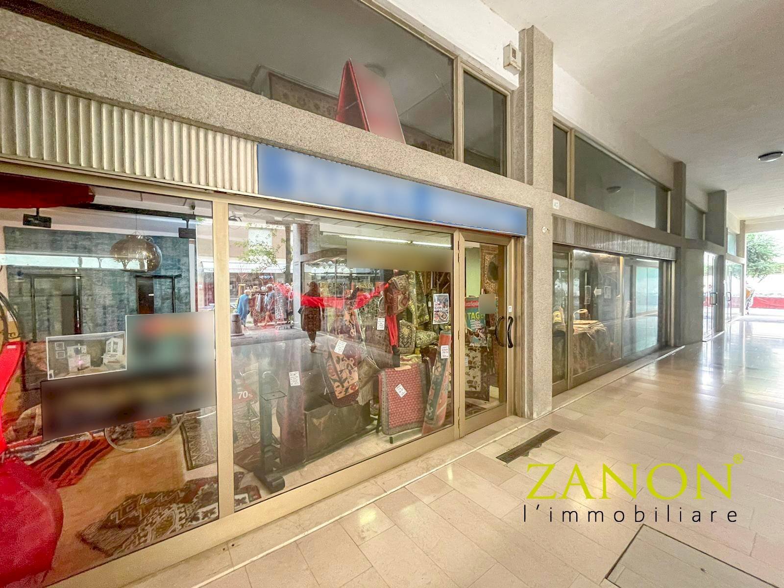 Foto 1 - Locale Commerciale viale Dante Alighieri, Grado - foto 1