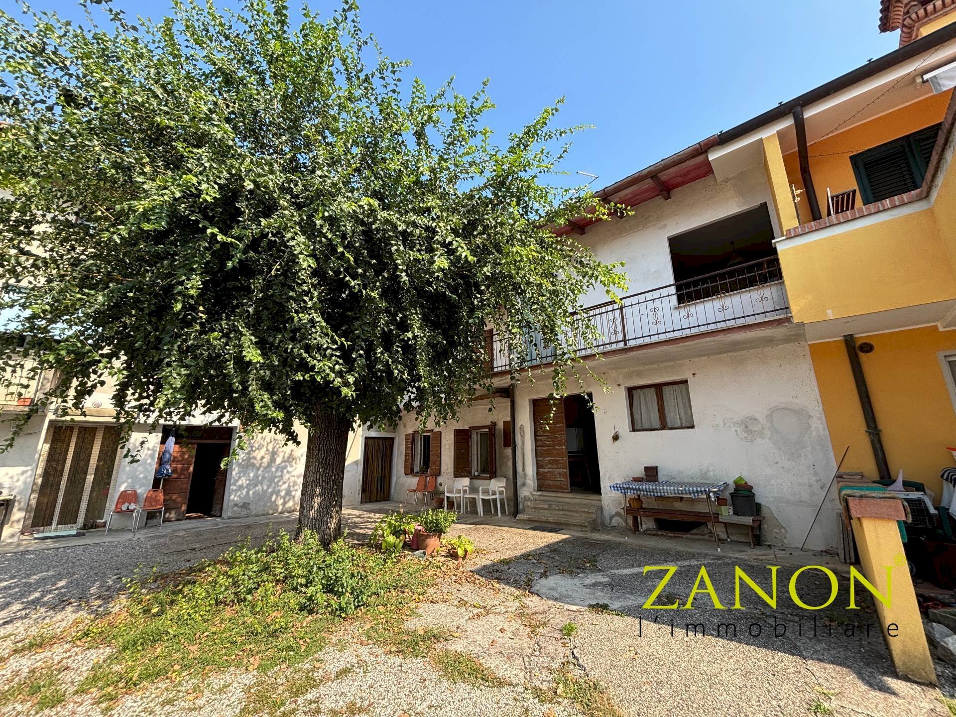 Foto 2 - Casa semi indipendente Piazza Vittoria, Capriva del Friuli - foto 2