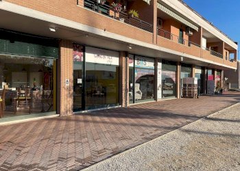 Foto 1 - Locale Commerciale San Nicolo Via Galilei, Teramo - foto 1