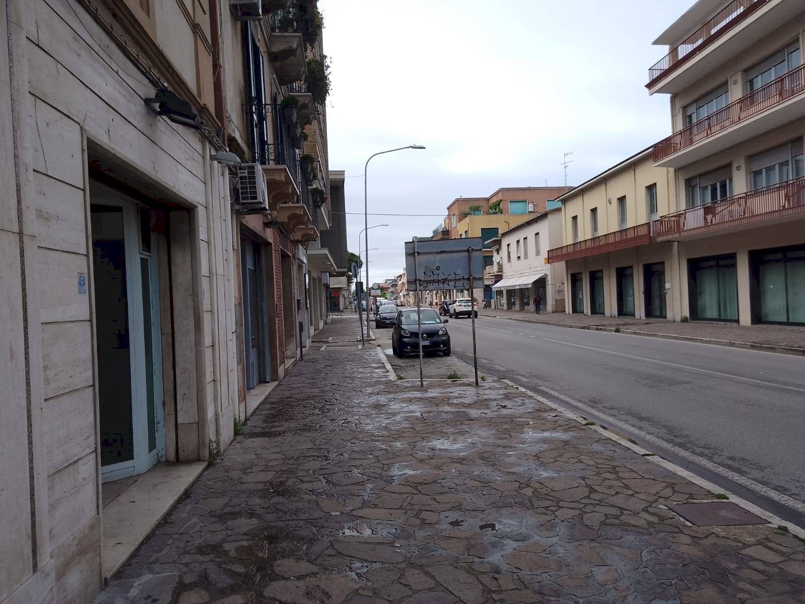 Foto 3 - Locale Commerciale via galilei, Giulianova - foto 3