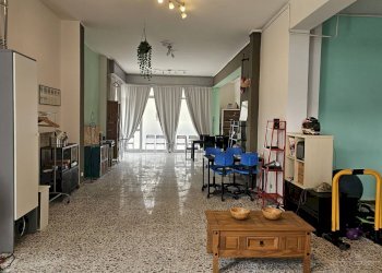 Foto 1 - Locale Commerciale Via Saffi, Giulianova - foto 1