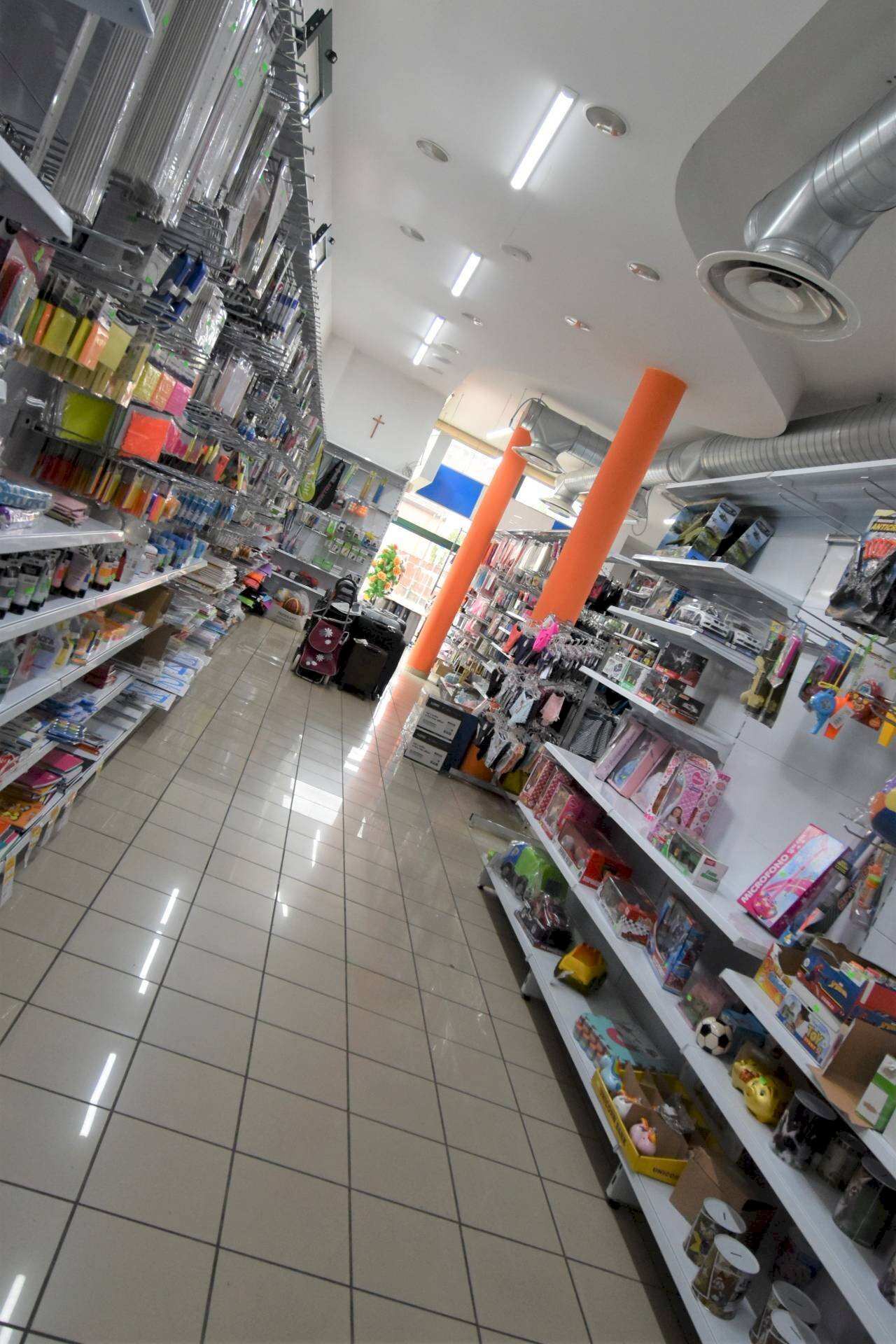 Foto 2 - Commercial Premises Via Stefano Barassi
 
11, Carnate - photo 2