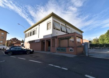 Foto 19 - Commercial Premises Via Stefano Barassi
 
11, Carnate - photo 19