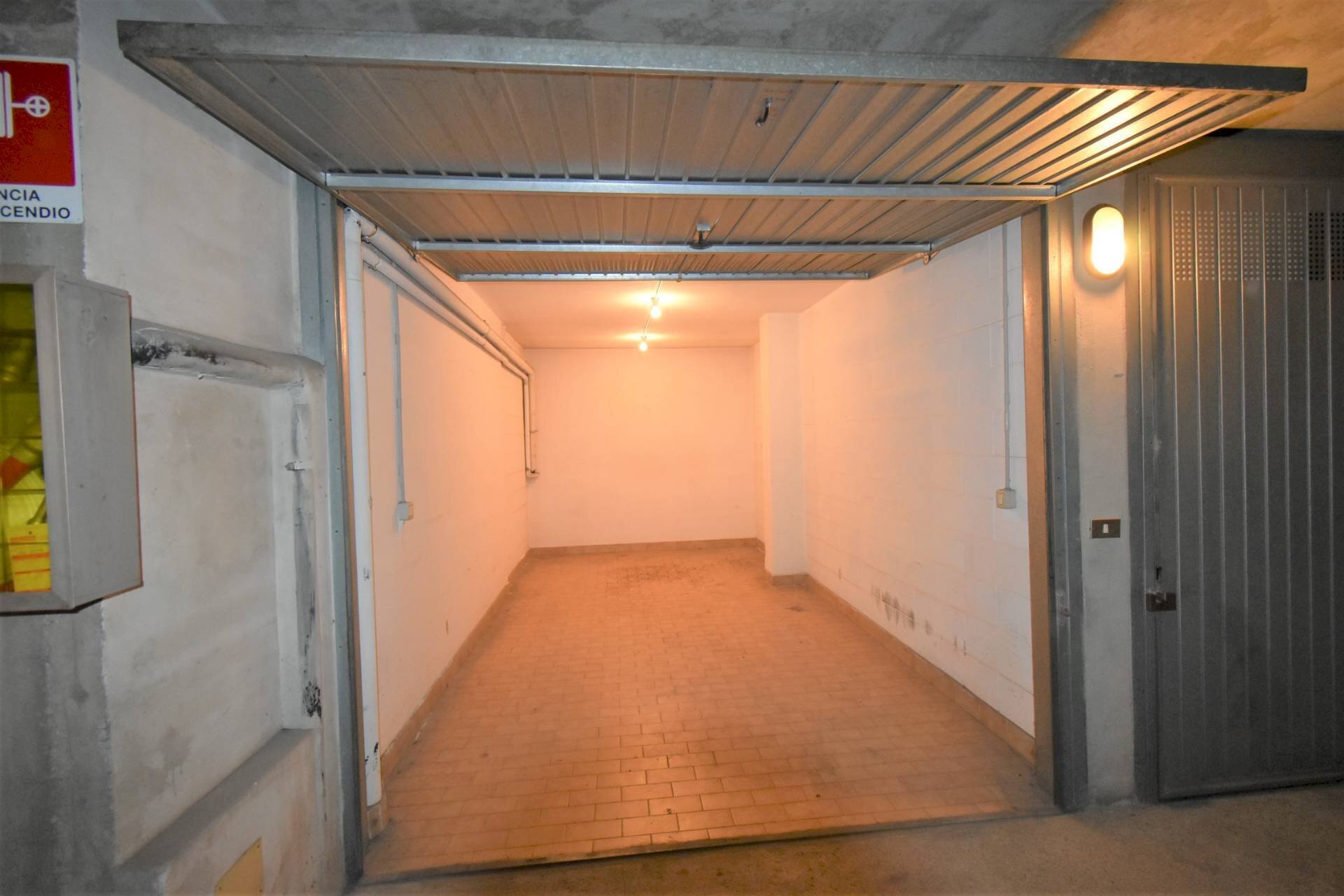 Foto 2 - Box Via Liguria
 
13, Bernareggio - photo 2