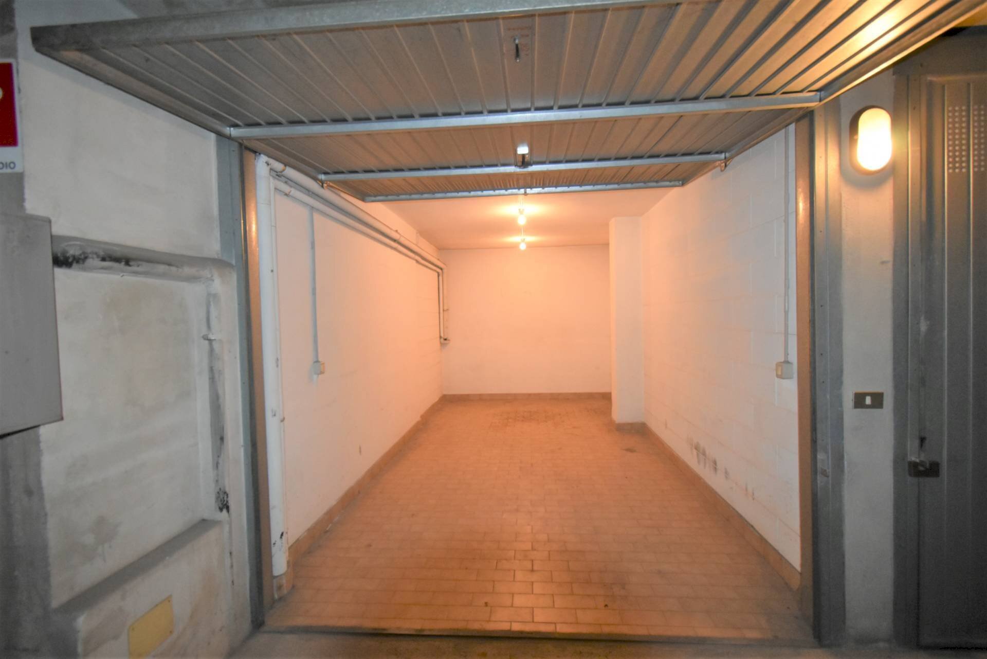 Foto 3 - Box Via Liguria
 
13, Bernareggio - photo 3