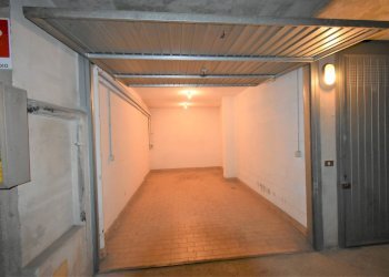 Foto 2 - Box Via Liguria
 
13, Bernareggio - photo 2