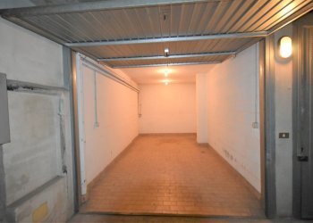 Foto 3 - Box Via Liguria
 
13, Bernareggio - photo 3