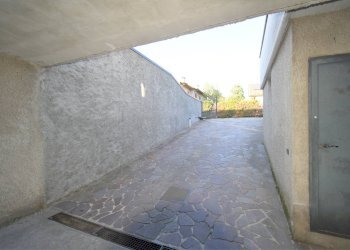 Foto 4 - Box Via Liguria
 
13, Bernareggio - photo 4