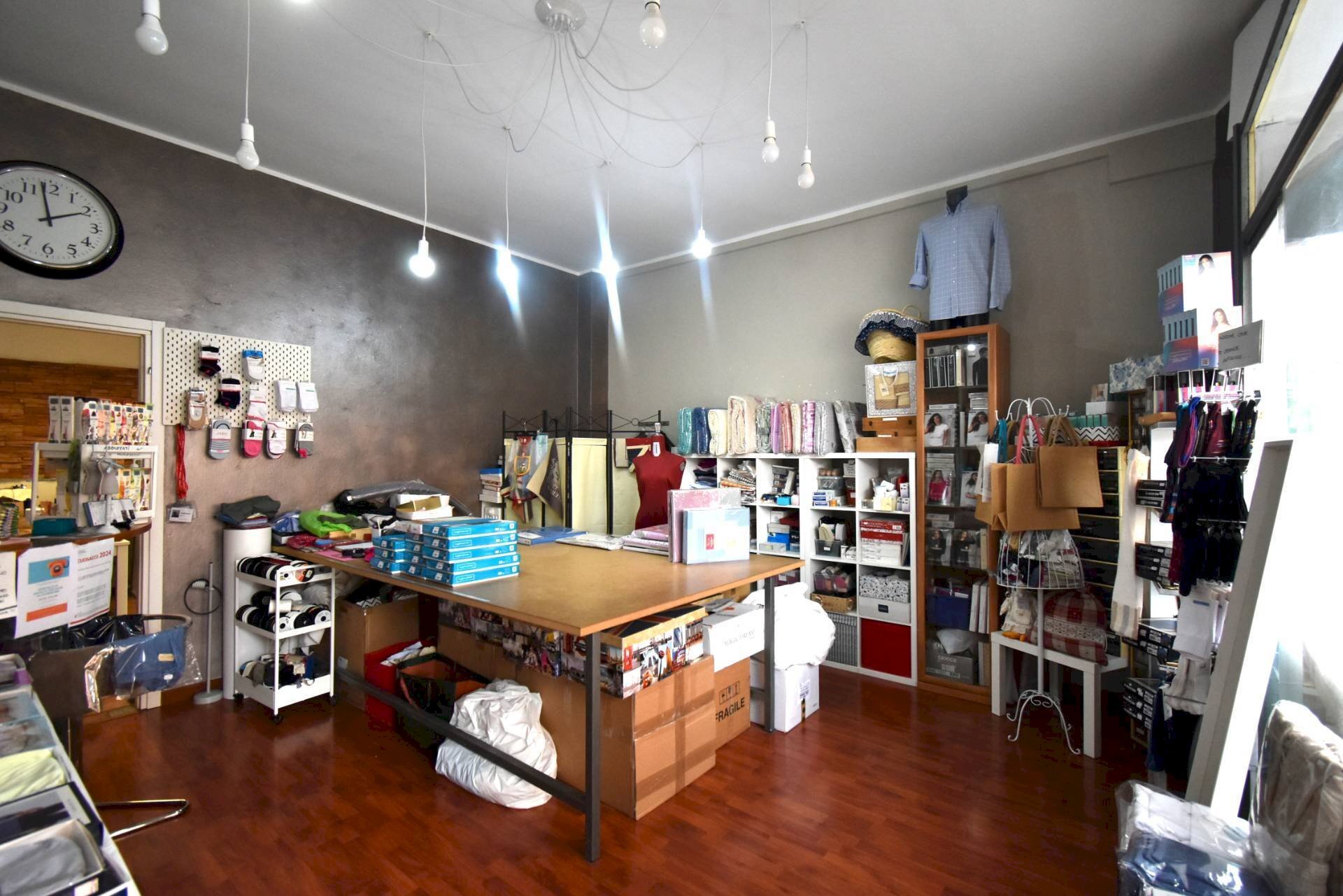 Foto 2 - Locale Commerciale Via san Gervasio
 
4, Bernareggio - foto 2