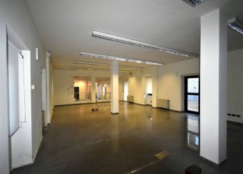 Foto 11 - Locale Commerciale concordia
 
22, Mezzago - foto 11