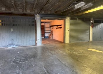 Foto 1 - Box PIAZZA MARTIRI DELLA LIBERTA', Savona - foto 1