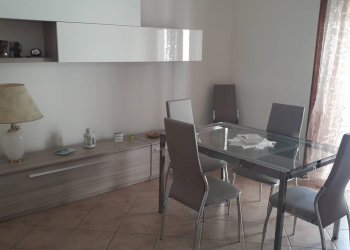 Foto 2 - Casa indipendente Piazza del Popolo, Serramonacesca - foto 2