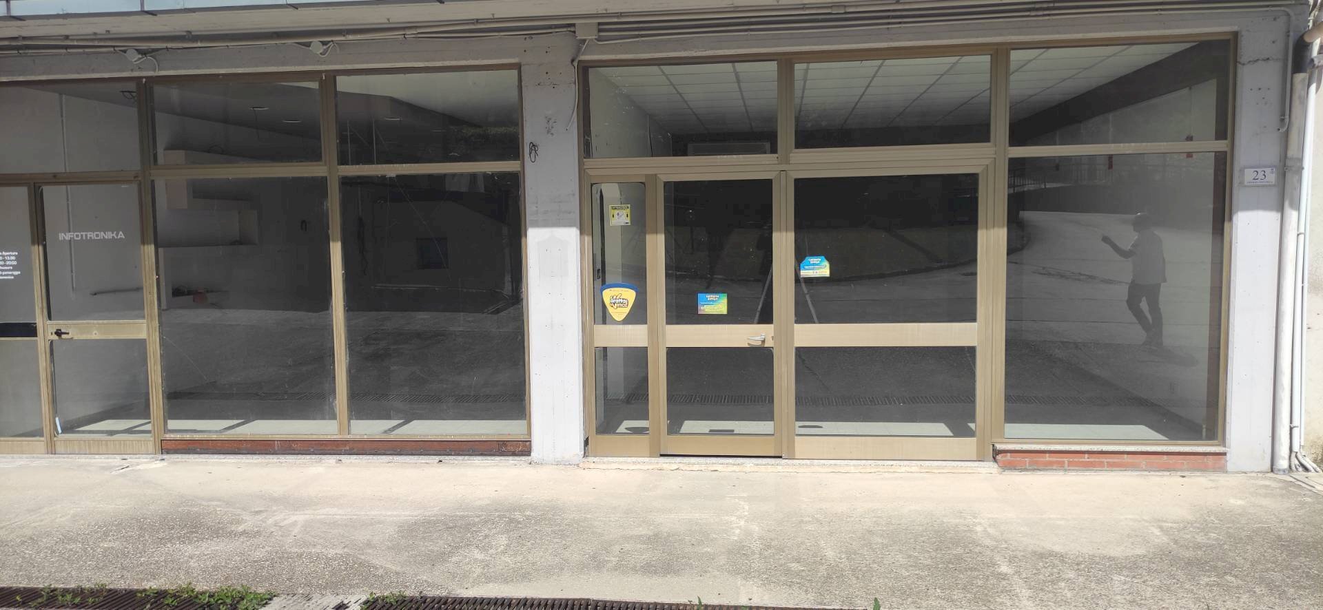 Foto 1 - Locale Commerciale Vacri - foto 1