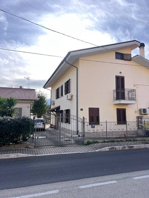 Foto 1 - Villa Via Sant'Emidio, Alanno - photo 1