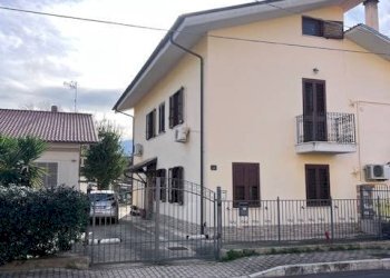 Foto 1 - Villa Via Sant'Emidio, Alanno - photo 1