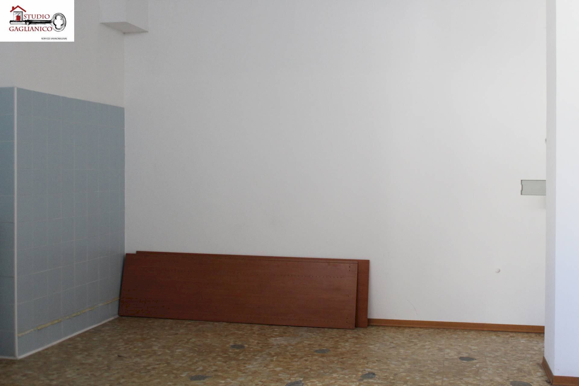 Foto 3 - Commercial Premises Via Isonzo
 
2-4, Gaglianico - photo 3