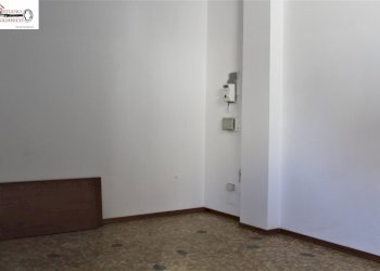 Foto 4 - Commercial Premises Via Isonzo
 
2-4, Gaglianico - photo 4