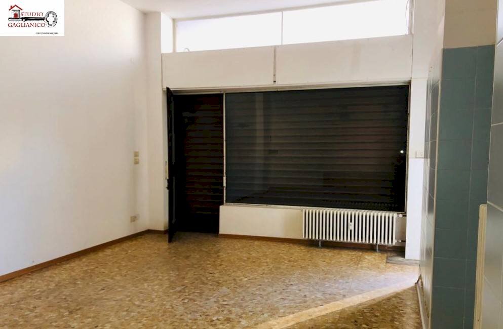 Foto 2 - Commercial Premises Via Isonzo
 
2-4, Gaglianico - photo 2