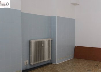 Foto 4 - Commercial Premises Via Isonzo
 
2-4, Gaglianico - photo 4