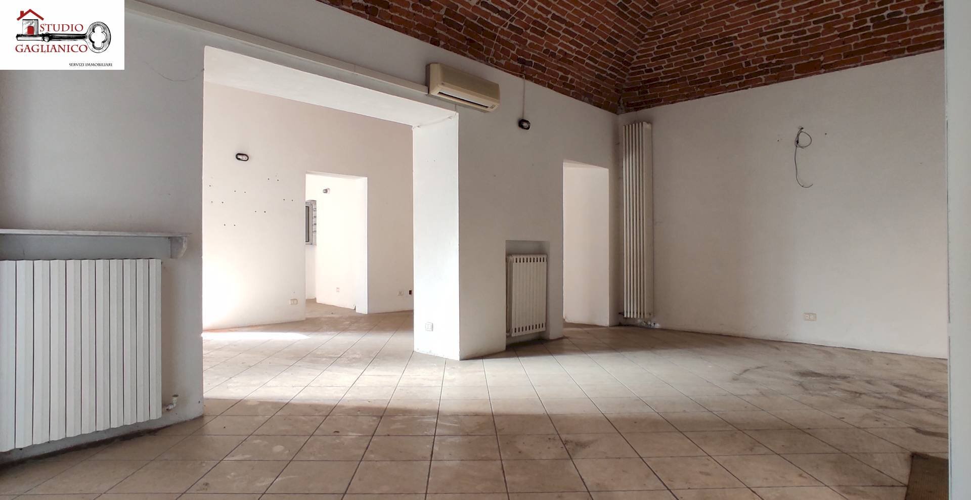 Foto 2 - Locale Commerciale Via Italia
 
73, Biella - foto 2