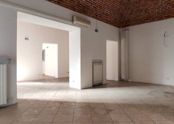 Foto 2 - Commercial Premises Via Italia
 
73, Biella - photo 2