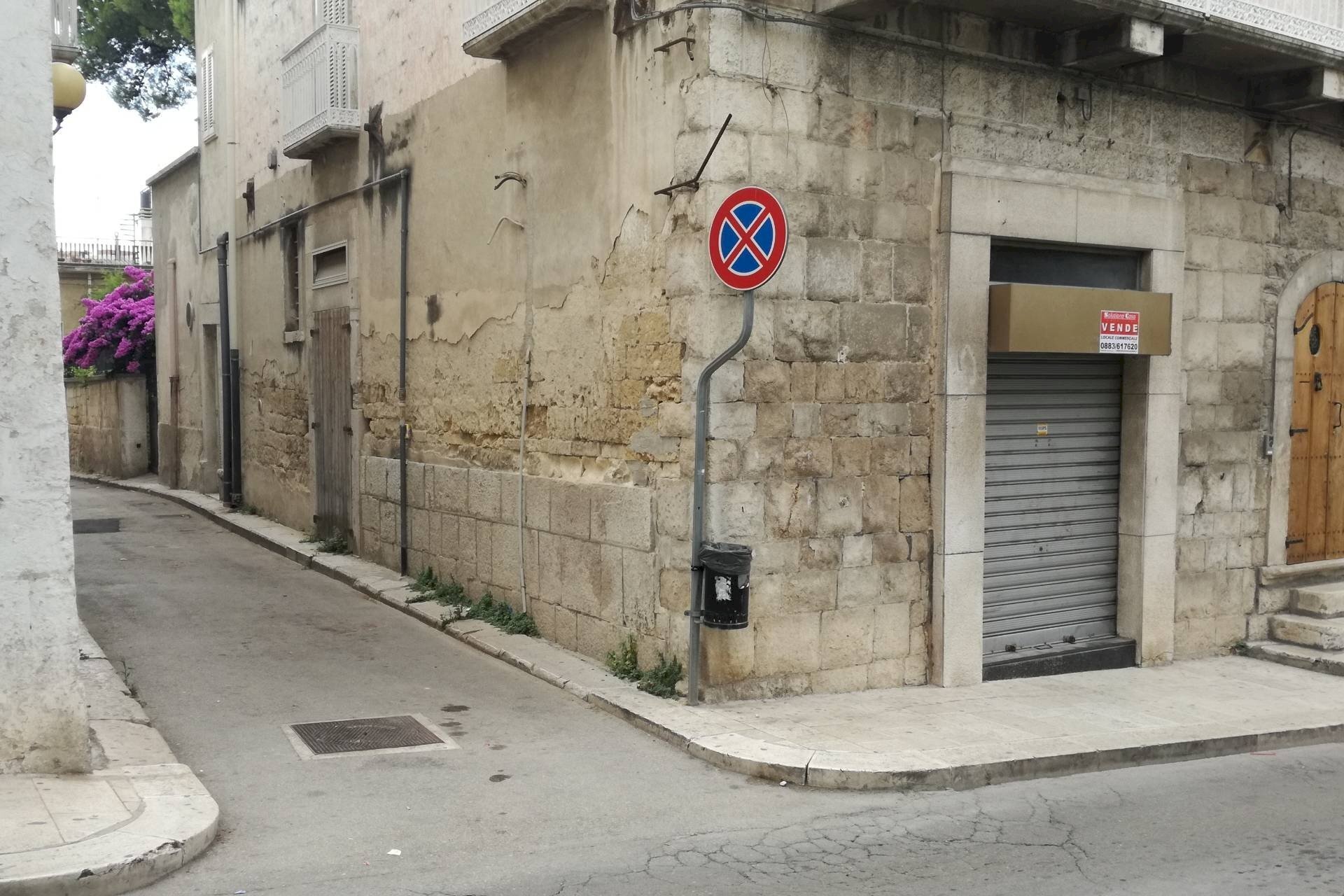 Foto 1 - Locale Commerciale Corso Garibaldi
 
15, Canosa di Puglia - foto 1
