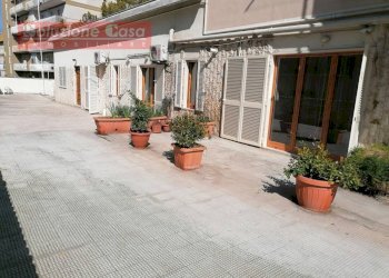 Foto 1 - Casa semi indipendente via Imbriani, Canosa di Puglia - foto 1