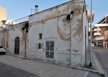 Foto 1 - Casa indipendente via Nicola Nicolini
 
43 e 45, Canosa di Puglia - foto 1