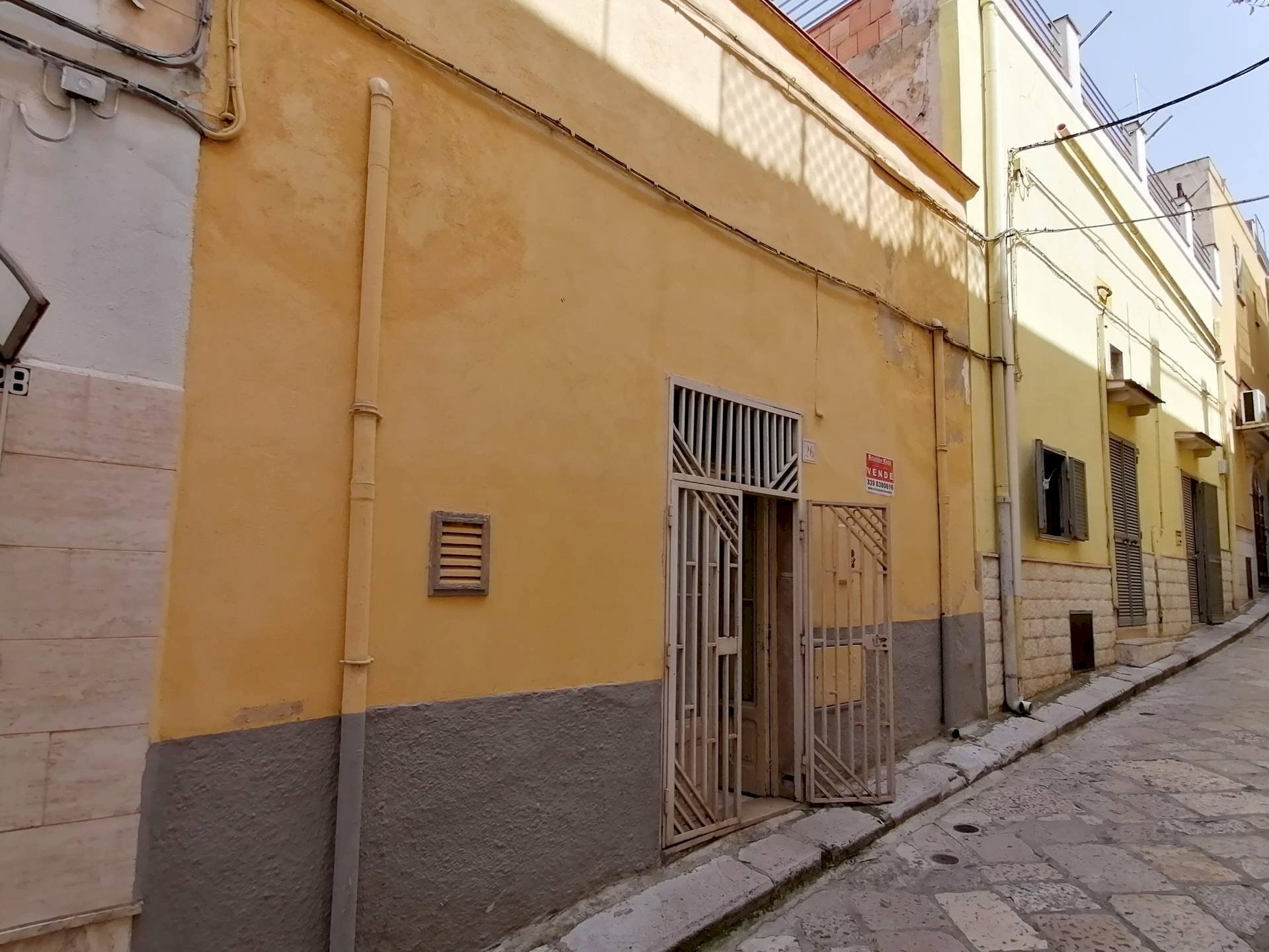 Foto 1 - Casa indipendente via Terenzio Mamiani, Canosa di Puglia - foto 1