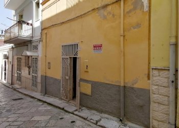 Foto 2 - Casa indipendente via Terenzio Mamiani, Canosa di Puglia - foto 2
