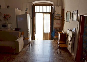 Foto 4 - Casa indipendente via Genova, Canosa di Puglia - foto 4