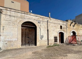 Foto 1 - Magazzino viale I° Maggio, Canosa di Puglia - foto 1