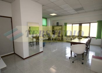 Foto 3 - Capannone via Messina
 
snc, Seregno - foto 3