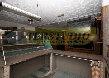 Foto 2 - Locale Commerciale Via A. Manzoni
 
snc, Mozzo - foto 2