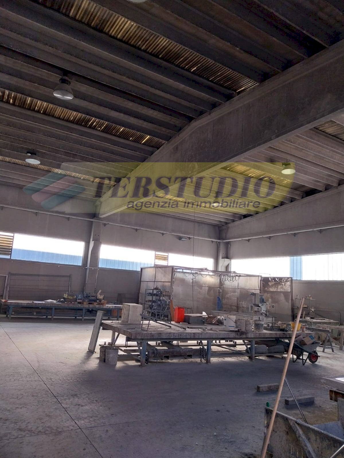 Foto 1 - Shed via Trento
 
snc, Curno - photo 1