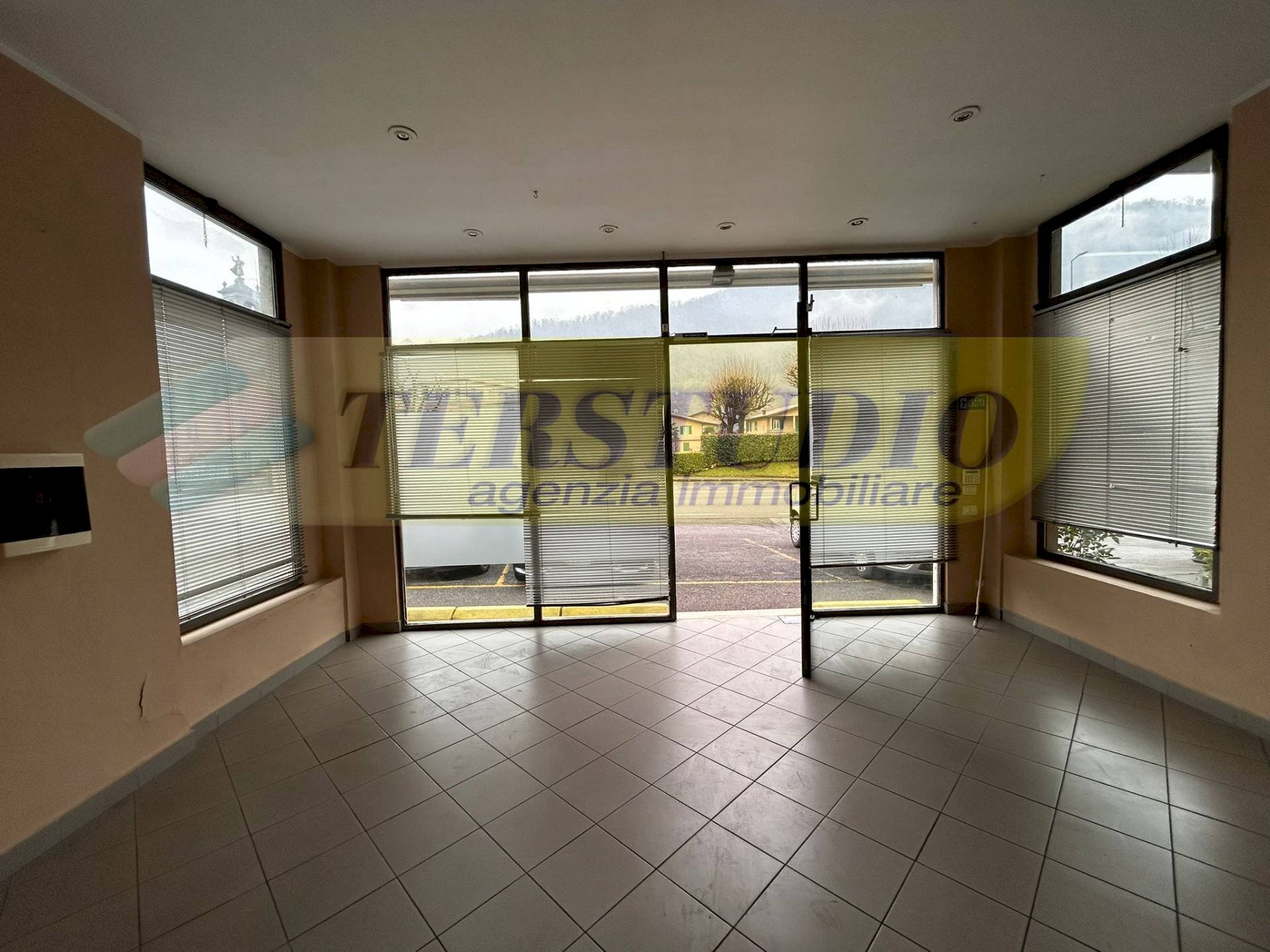 Foto 3 - Negozio Via Lecco
 
34, Pontida - foto 3