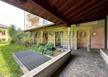 Foto 8 - Negozio Via Fratelli Calvi
 
14, Calolziocorte - foto 8