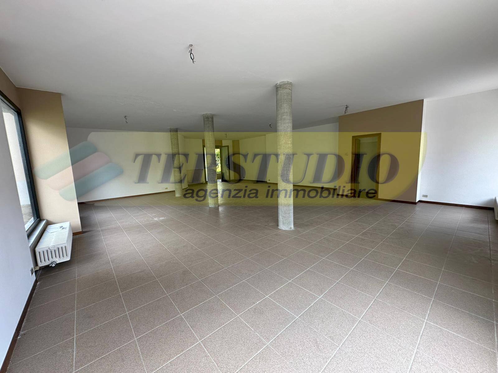 Foto 3 - Ufficio Via Fratelli Calvi
 
14, Calolziocorte - foto 3