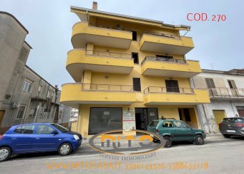 Foto 1 - Locale Commerciale TELESE TERME, Telese Terme - foto 1