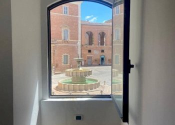 Foto 8 - Commercial Premises Piazza del Comune, Fabriano - photo 8