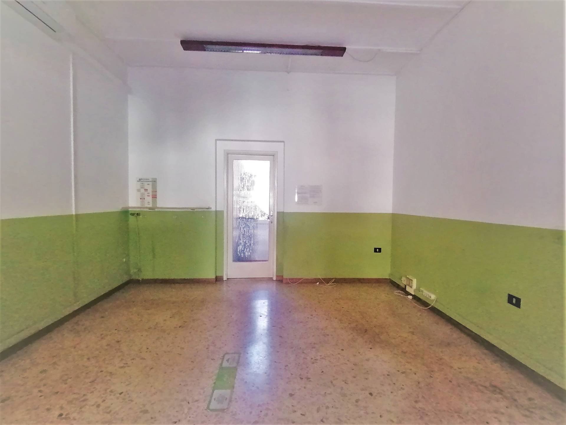 Foto 3 - Locale Commerciale Via Dante, Fabriano - foto 3