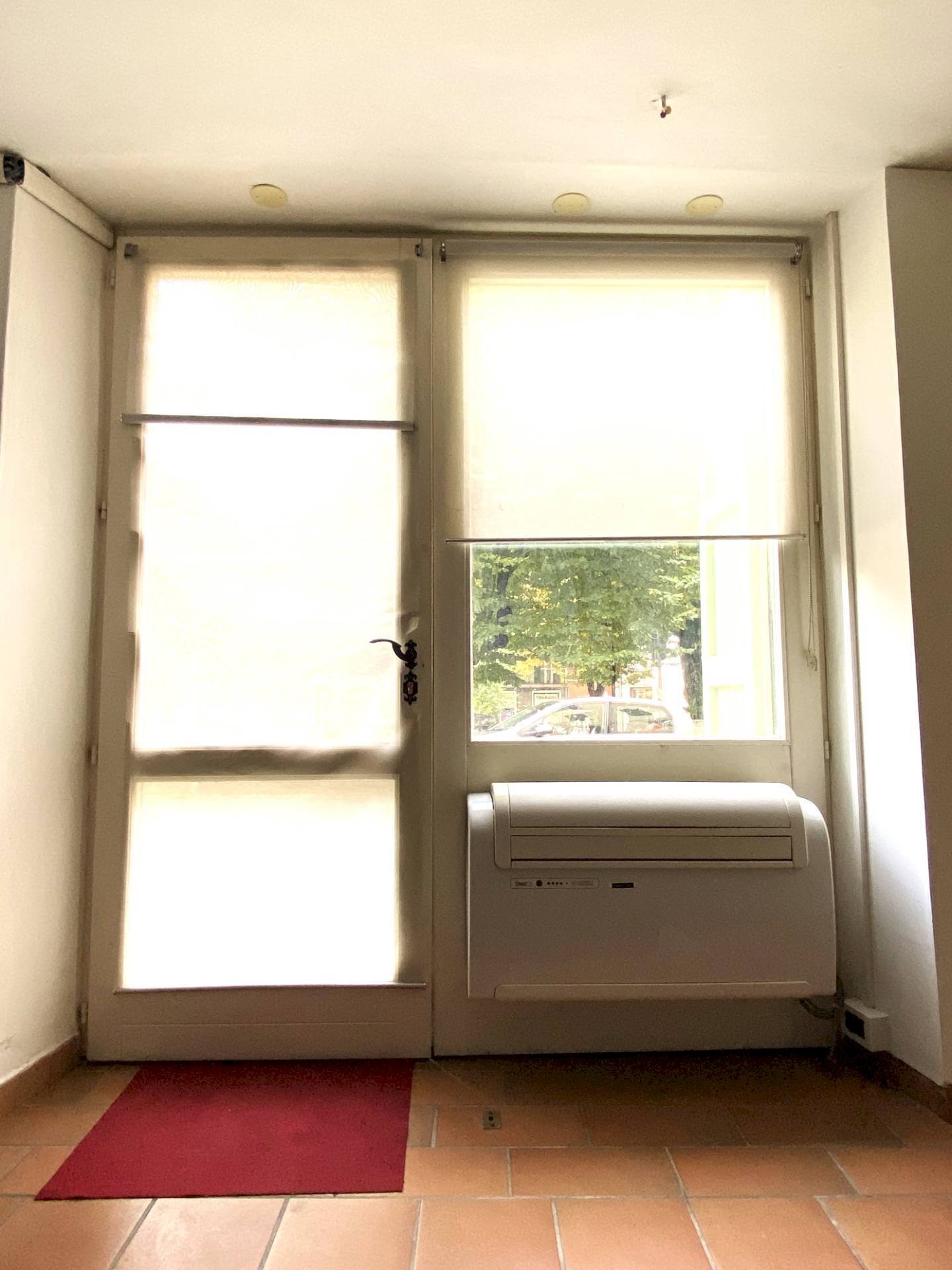 Foto 3 - Commercial Premises PIAZZA GARIBALDI, Fabriano - photo 3