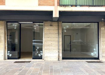 Foto 3 - Locale Commerciale VIA VENETO, Fabriano - foto 3